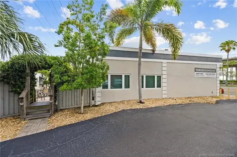 514 NW Dixie Highway Stuart FL 34994
