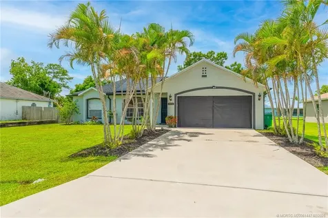 556 SW Buswell Avenue Port St Lucie FL 34983
