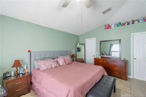 556 SW Buswell Avenue Port St Lucie FL 34983