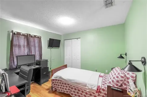 556 SW Buswell Avenue Port St Lucie FL 34983