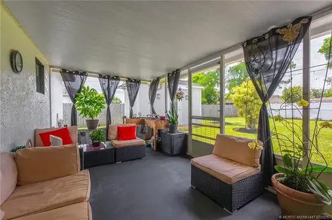 556 SW Buswell Avenue Port St Lucie FL 34983