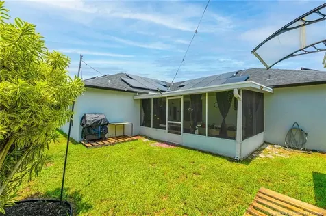 556 SW Buswell Avenue Port St Lucie FL 34983