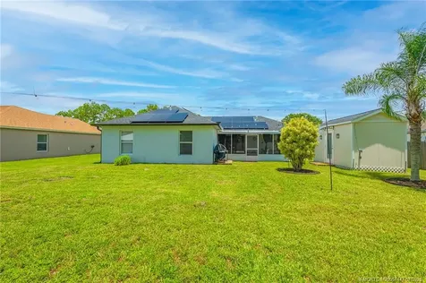 556 SW Buswell Avenue Port St Lucie FL 34983