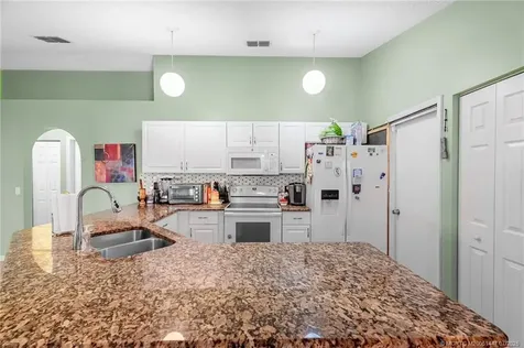 556 SW Buswell Avenue Port St Lucie FL 34983