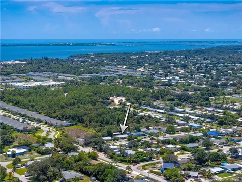 2859 NE Hickory Ridge Avenue Jensen Beach FL 34957