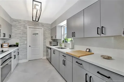 1894 SE Lafayette Street Stuart FL 34997