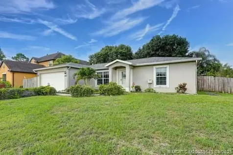 6250 NW Hacienda Lane Port St Lucie FL 34986