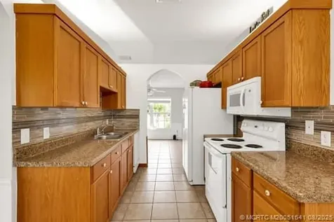 6250 NW Hacienda Lane Port St Lucie FL 34986