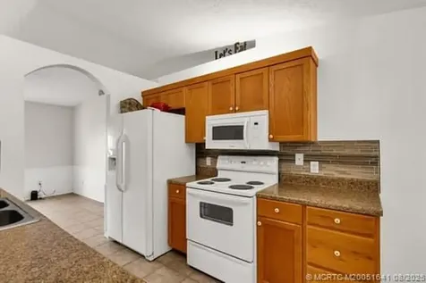 6250 NW Hacienda Lane Port St Lucie FL 34986