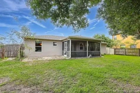 6250 NW Hacienda Lane Port St Lucie FL 34986