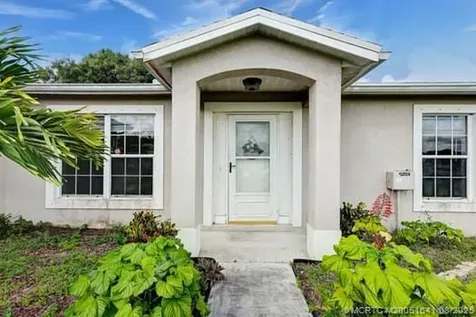 6250 NW Hacienda Lane Port St Lucie FL 34986
