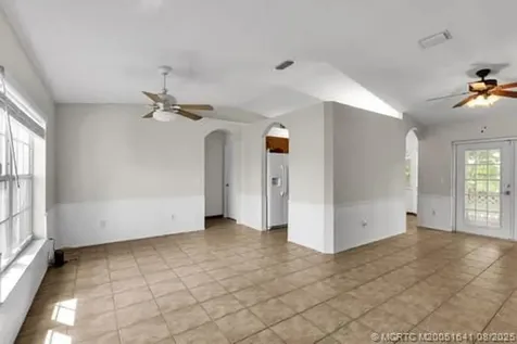 6250 NW Hacienda Lane Port St Lucie FL 34986