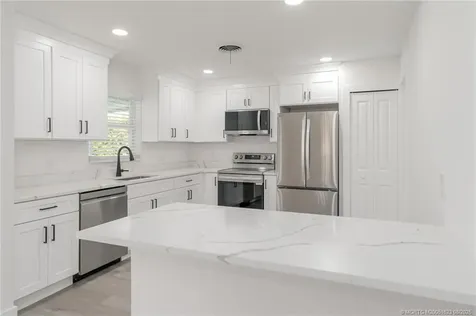 1030 SE Dolphin Drive Stuart FL 34996