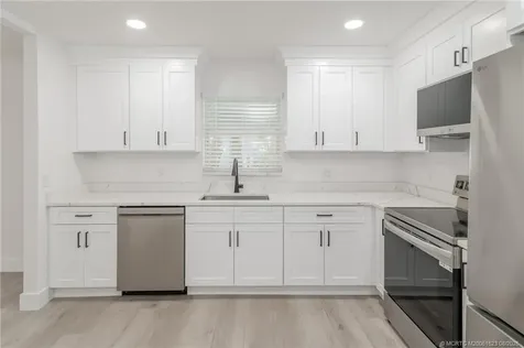 1030 SE Dolphin Drive Stuart FL 34996