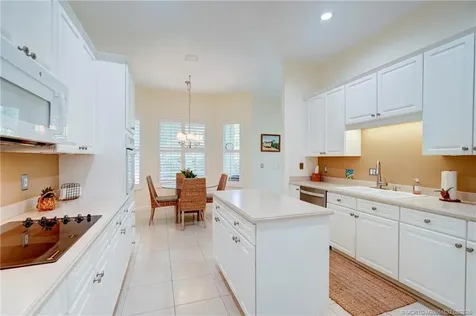 819 Island Club Square Vero Beach FL 32963