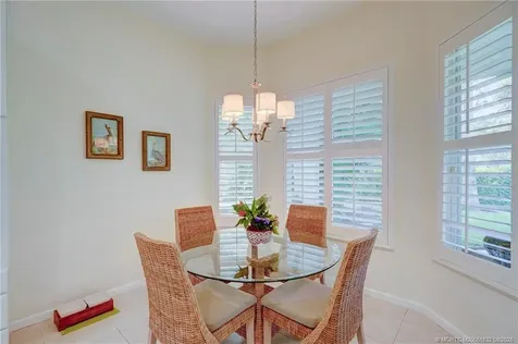 819 Island Club Square Vero Beach FL 32963