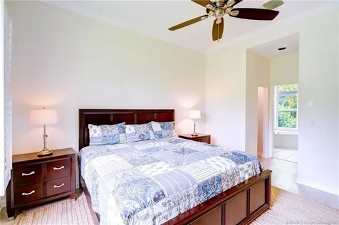 819 Island Club Square Vero Beach FL 32963