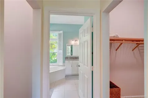 819 Island Club Square Vero Beach FL 32963