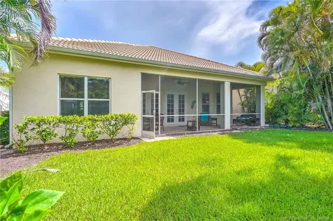 819 Island Club Square Vero Beach FL 32963