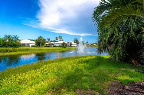 819 Island Club Square Vero Beach FL 32963