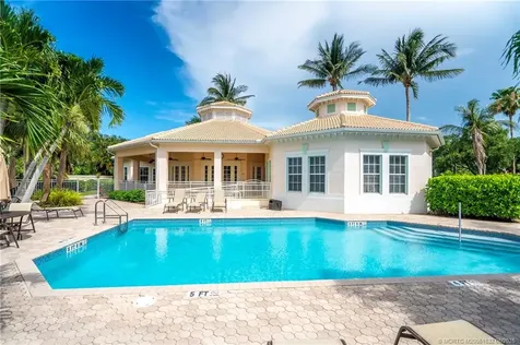 819 Island Club Square Vero Beach FL 32963