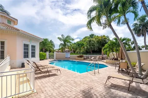 819 Island Club Square Vero Beach FL 32963