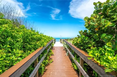 819 Island Club Square Vero Beach FL 32963