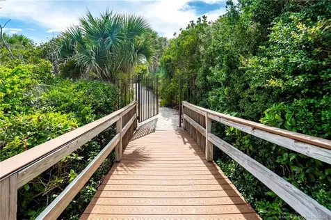 819 Island Club Square Vero Beach FL 32963