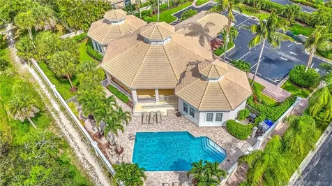 819 Island Club Square Vero Beach FL 32963