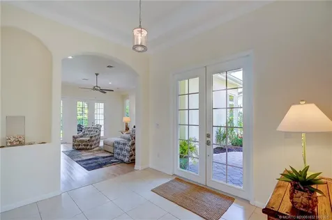 819 Island Club Square Vero Beach FL 32963