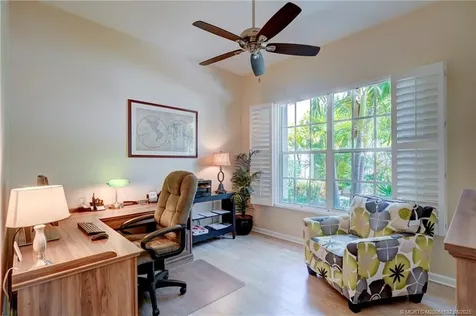 819 Island Club Square Vero Beach FL 32963