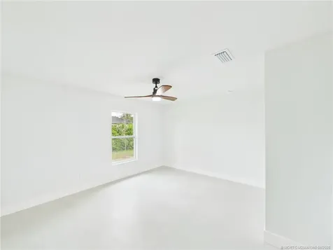 8575 100th Avenue Vero Beach FL 32967