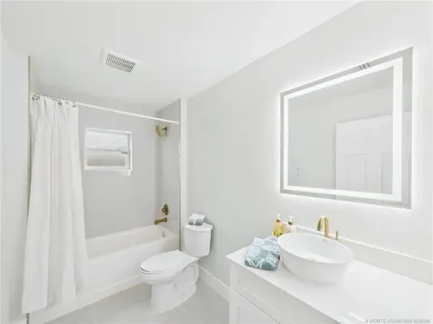 8666 100th Avenue Vero Beach FL 32967