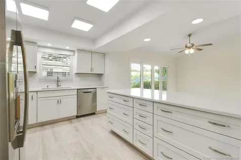 8121 SE Helen Terrace Hobe Sound FL 33455