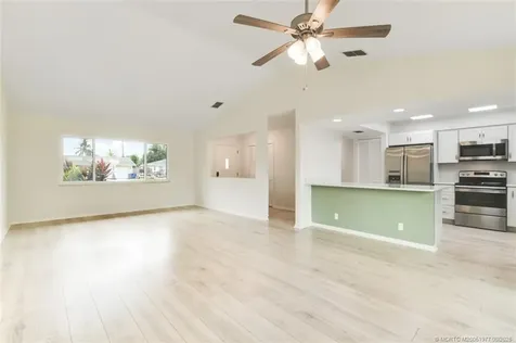 8121 SE Helen Terrace Hobe Sound FL 33455