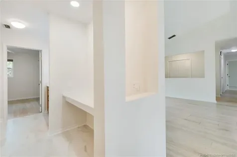 8121 SE Helen Terrace Hobe Sound FL 33455