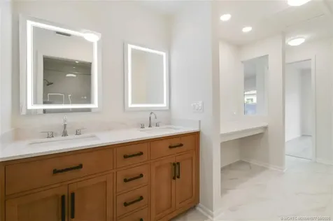 8121 SE Helen Terrace Hobe Sound FL 33455