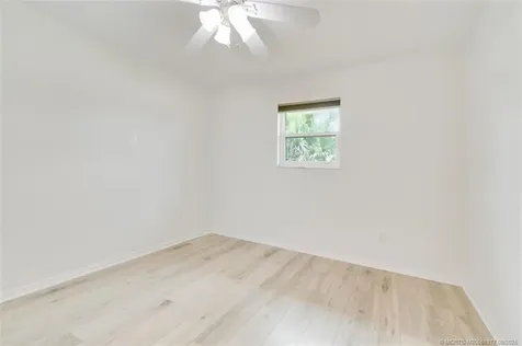 8121 SE Helen Terrace Hobe Sound FL 33455