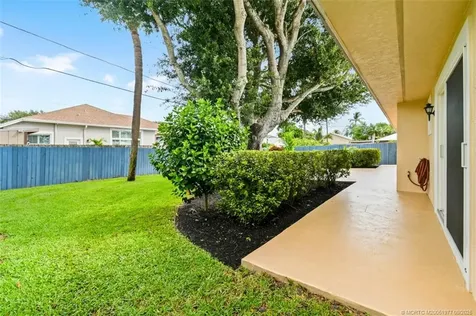 8121 SE Helen Terrace Hobe Sound FL 33455