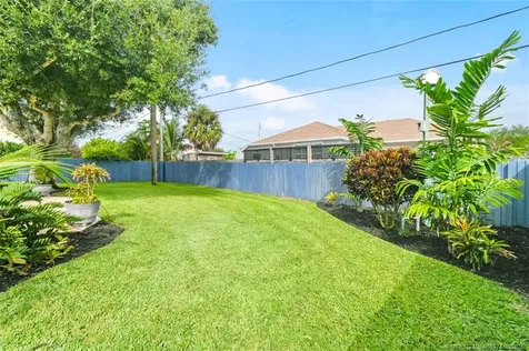 8121 SE Helen Terrace Hobe Sound FL 33455