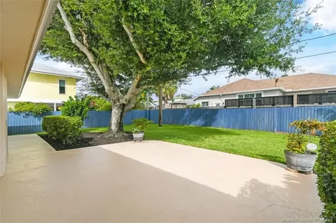 8121 SE Helen Terrace Hobe Sound FL 33455