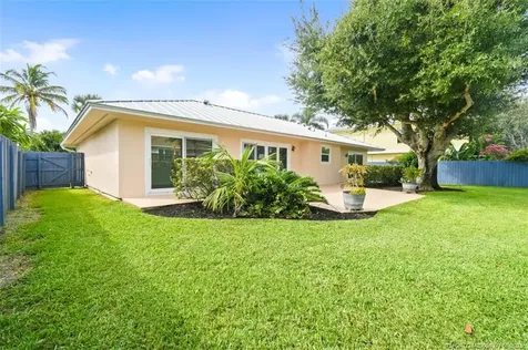 8121 SE Helen Terrace Hobe Sound FL 33455