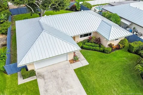 8121 SE Helen Terrace Hobe Sound FL 33455
