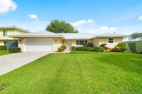 8121 SE Helen Terrace Hobe Sound FL 33455