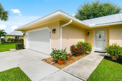 8121 SE Helen Terrace Hobe Sound FL 33455