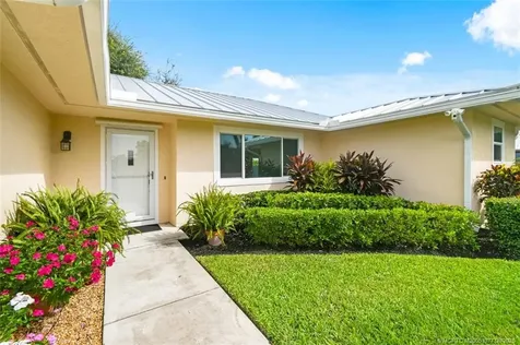 8121 SE Helen Terrace Hobe Sound FL 33455