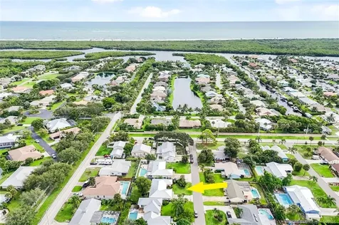 8121 SE Helen Terrace Hobe Sound FL 33455