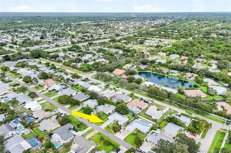 8121 SE Helen Terrace Hobe Sound FL 33455