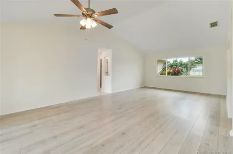 8121 SE Helen Terrace Hobe Sound FL 33455