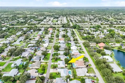 8121 SE Helen Terrace Hobe Sound FL 33455